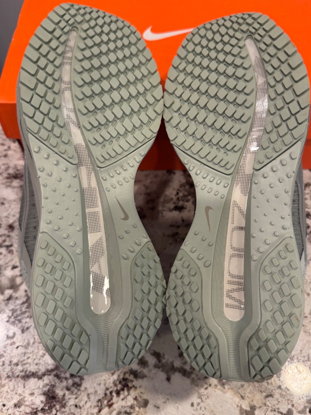 Women’s Pegasus Premium - Picture 3 of 5